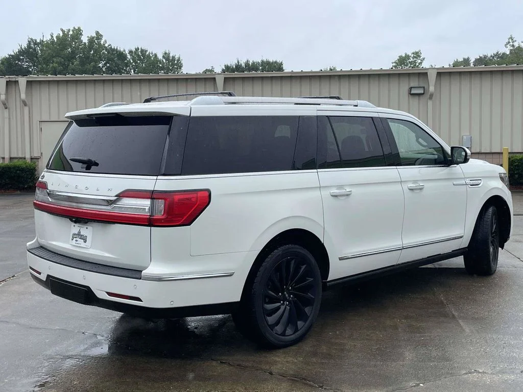 Used 2020 White Lincoln Reserve image 3