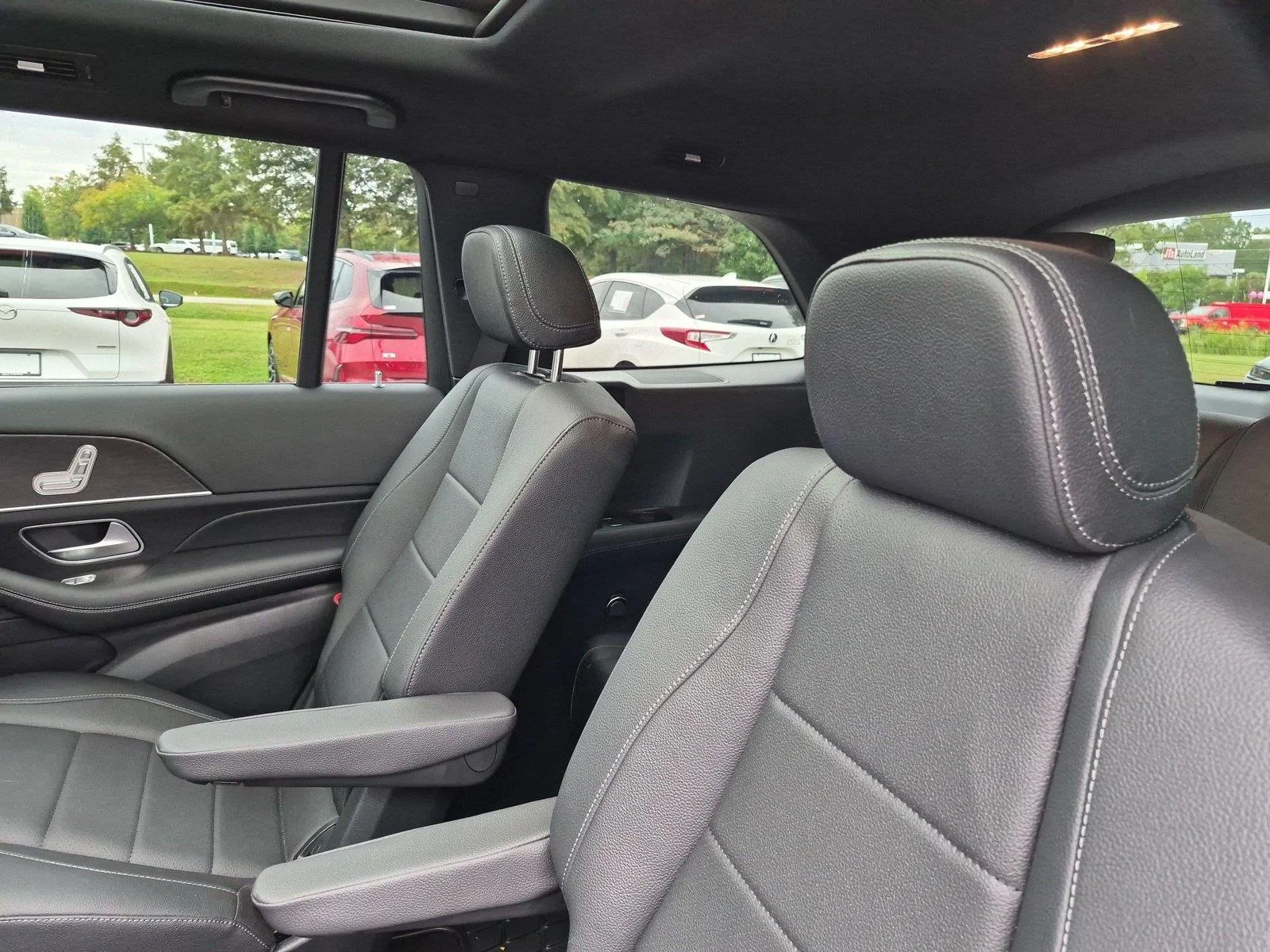 Used 2023 Black Mercedes-Benz GLS 450 image 31