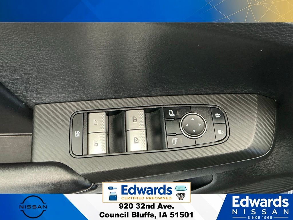 Used 2022 Blue Mitsubishi SE image 25