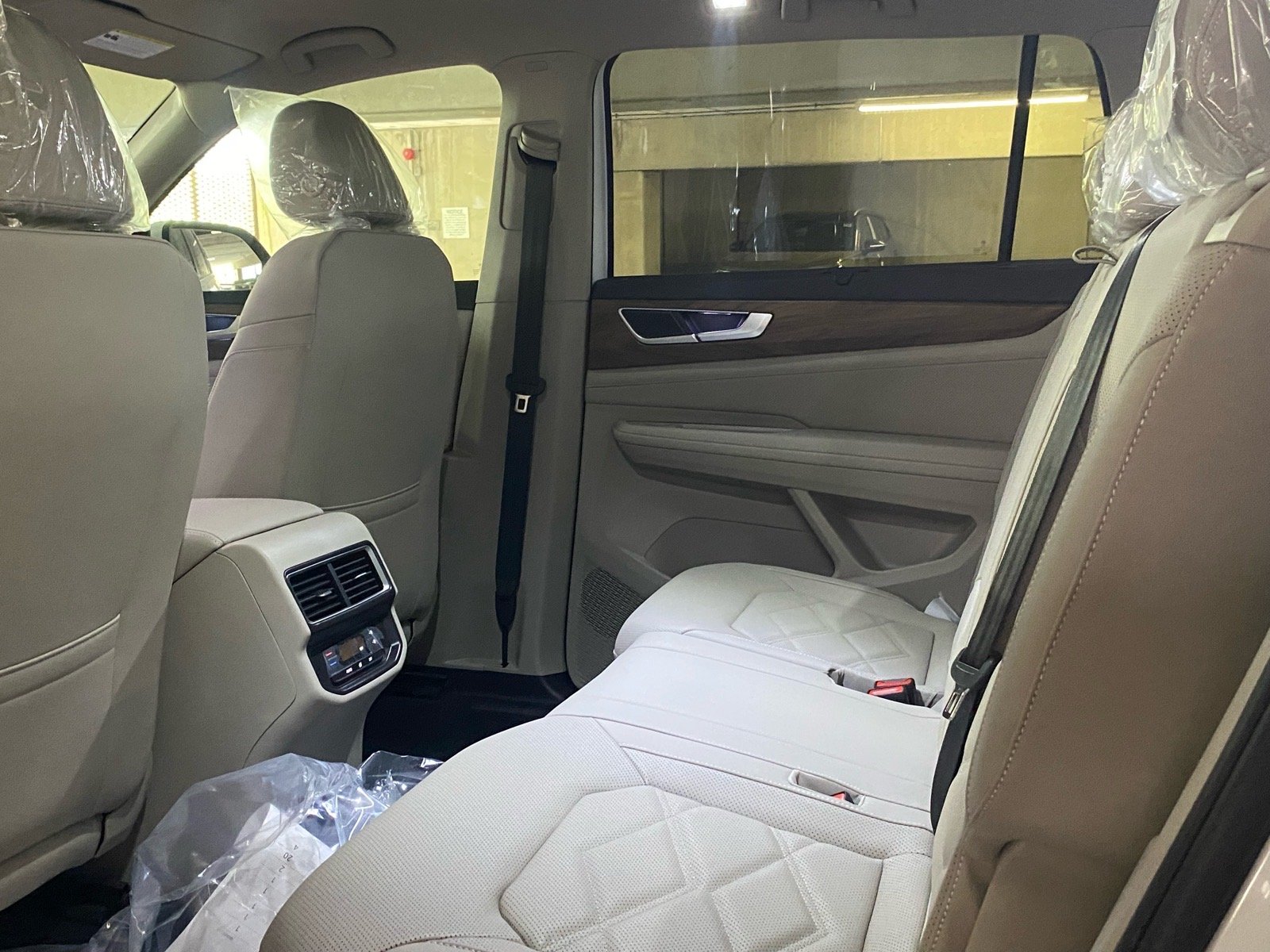 New 2026 White Volkswagen 2.0T SE w/Technology image 11