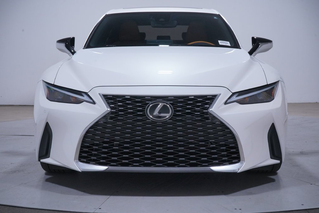 Used 2022 White Pearl Lexus 300 image 4