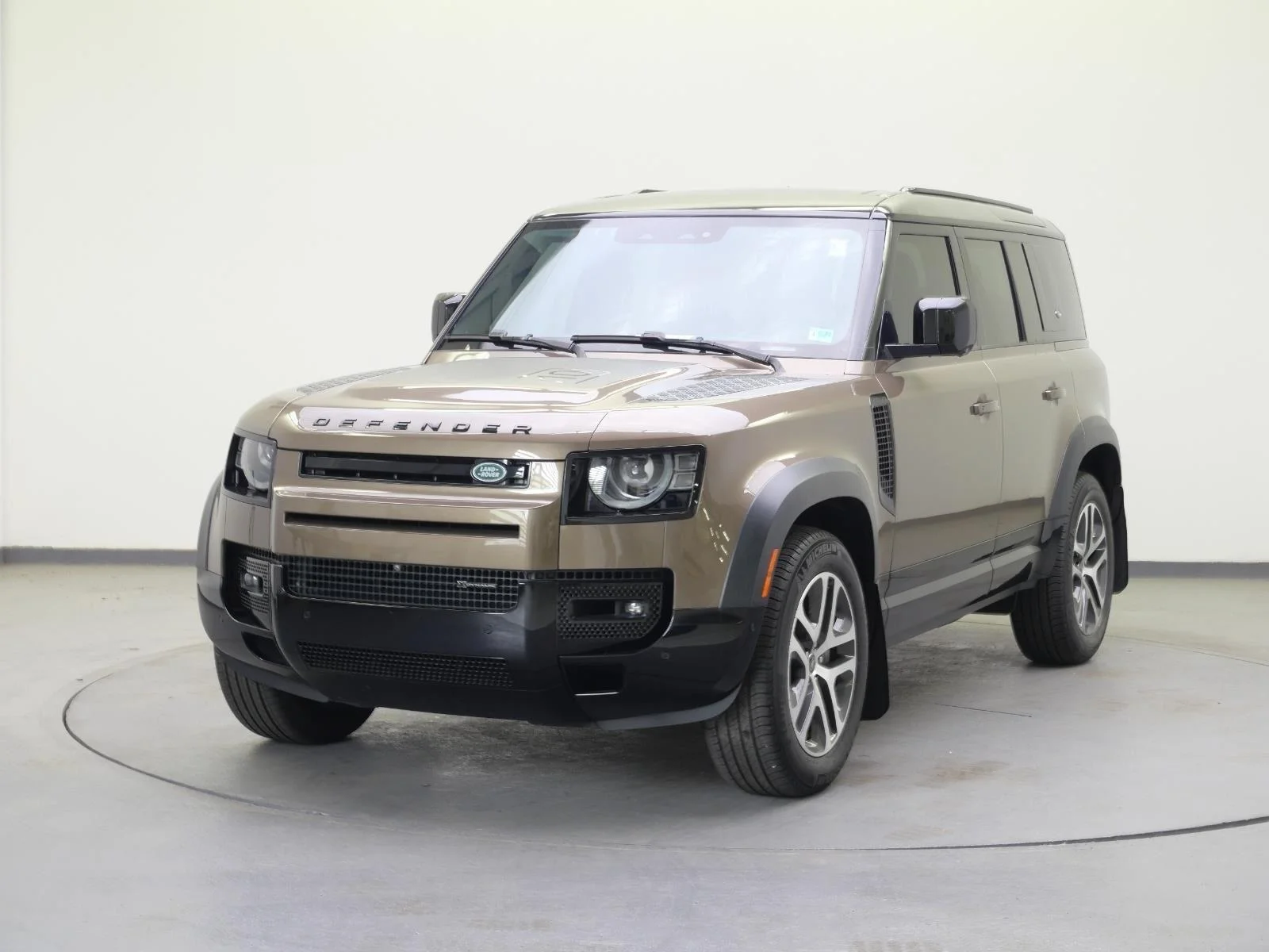 2022 Land Rover Defender X-Dynamic HSE's photo
