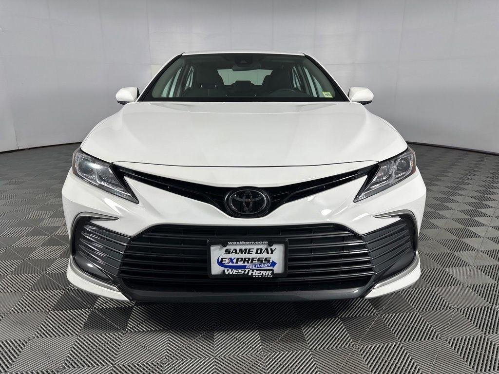 Used 2024 Ice Toyota LE image 3