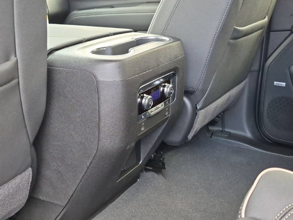 2027 GMC Yukon Elevation - Photo 19