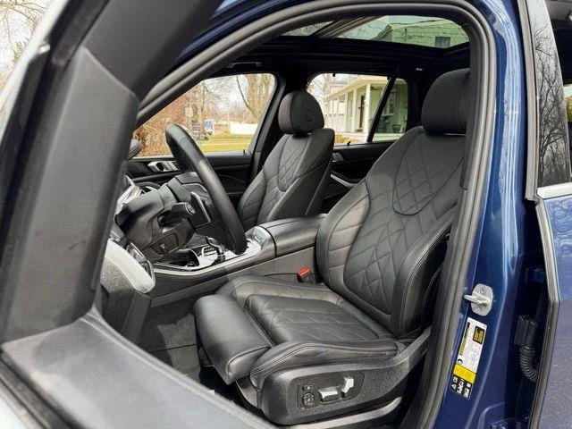 Used 2023 Blue BMW xDrive40i image 31