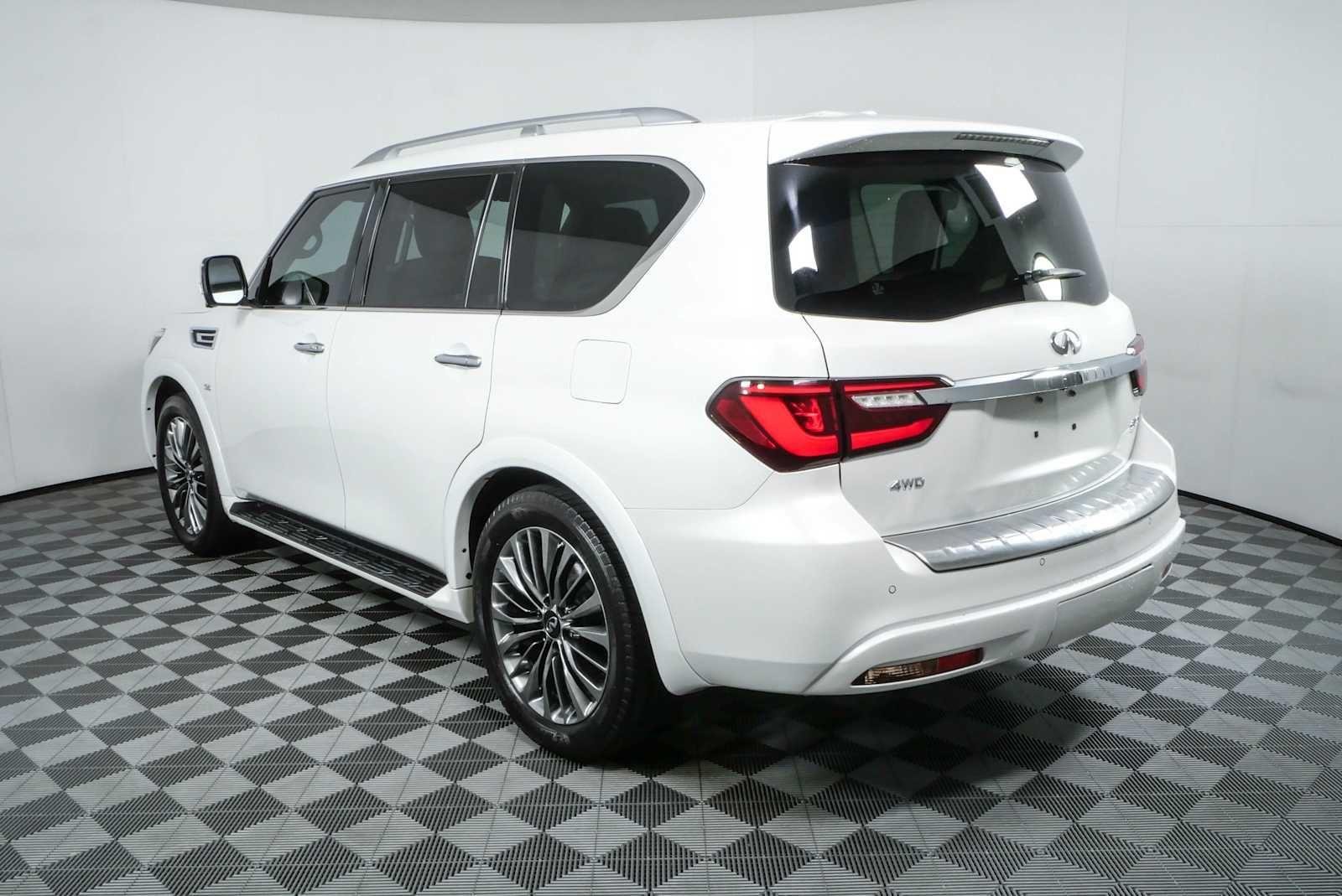 Used 2020 Moonstone White INFINITI LUXE image 29