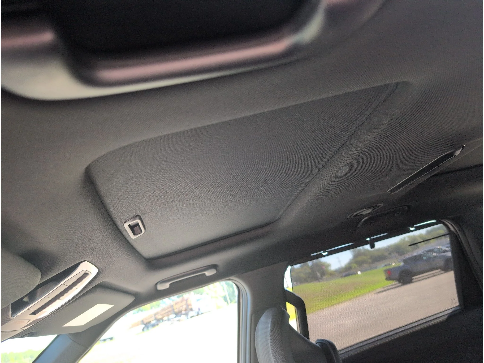 New 2027 Wolf Gray Kia X-LINE SX image 30