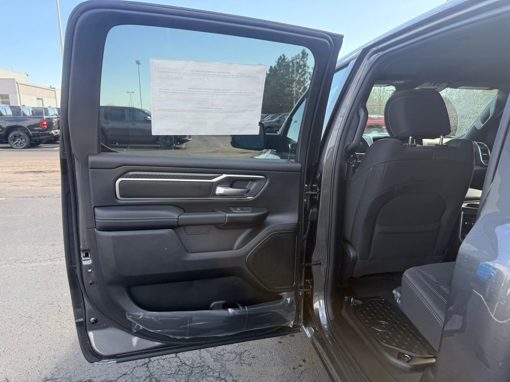 New 2026 Granite Crystal Metallic Clearcoat RAM Big Horn/Lone Star image 36