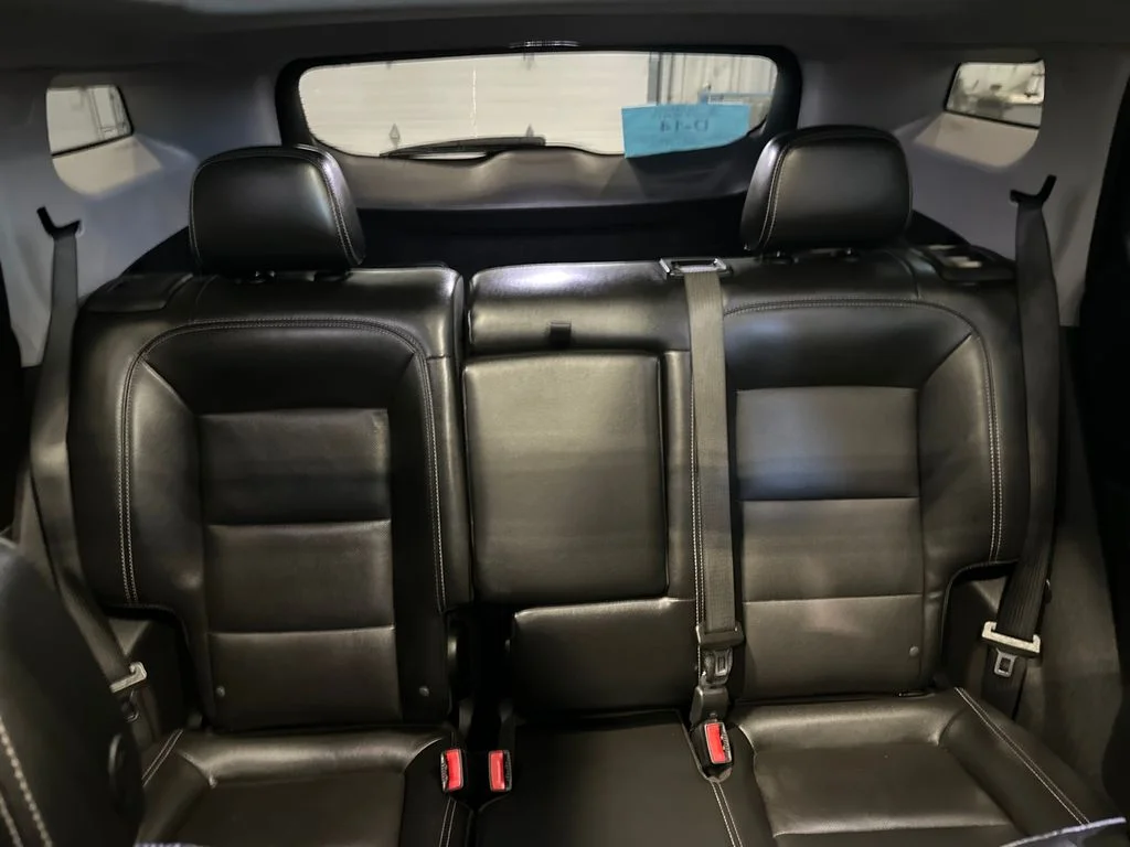 Used 2023 White GMC SLT image 26