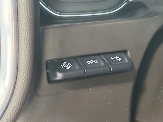 Used 2019 WHITE FROST TRICOAT GMC Denali image 28