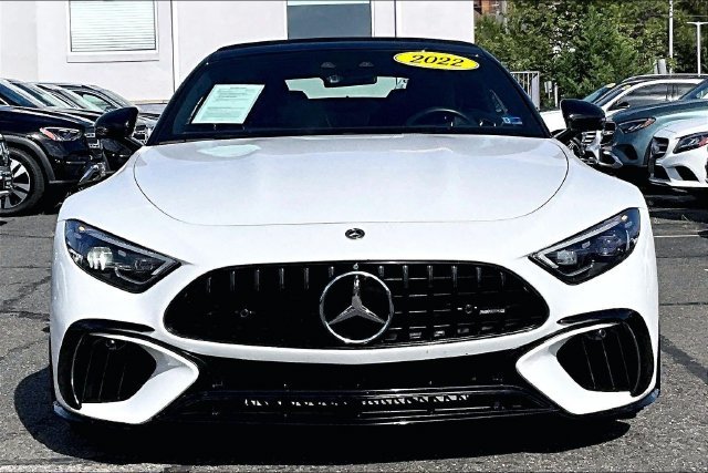 Used 2022  Mercedes-Benz SL 63 AMG® image 2