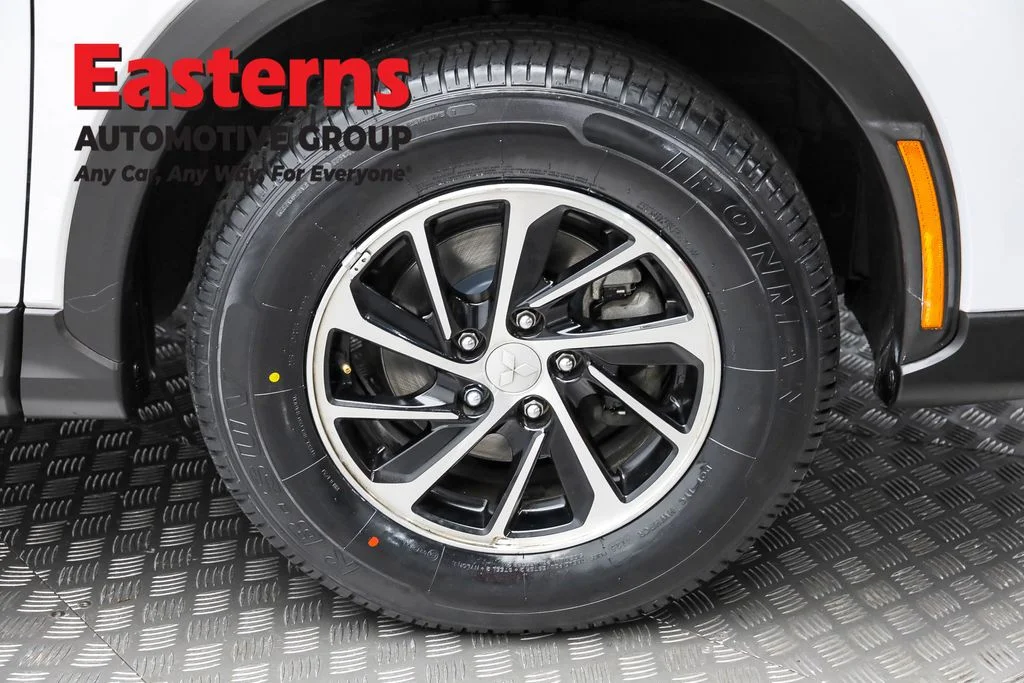 Used 2024 White Mitsubishi ES image 29