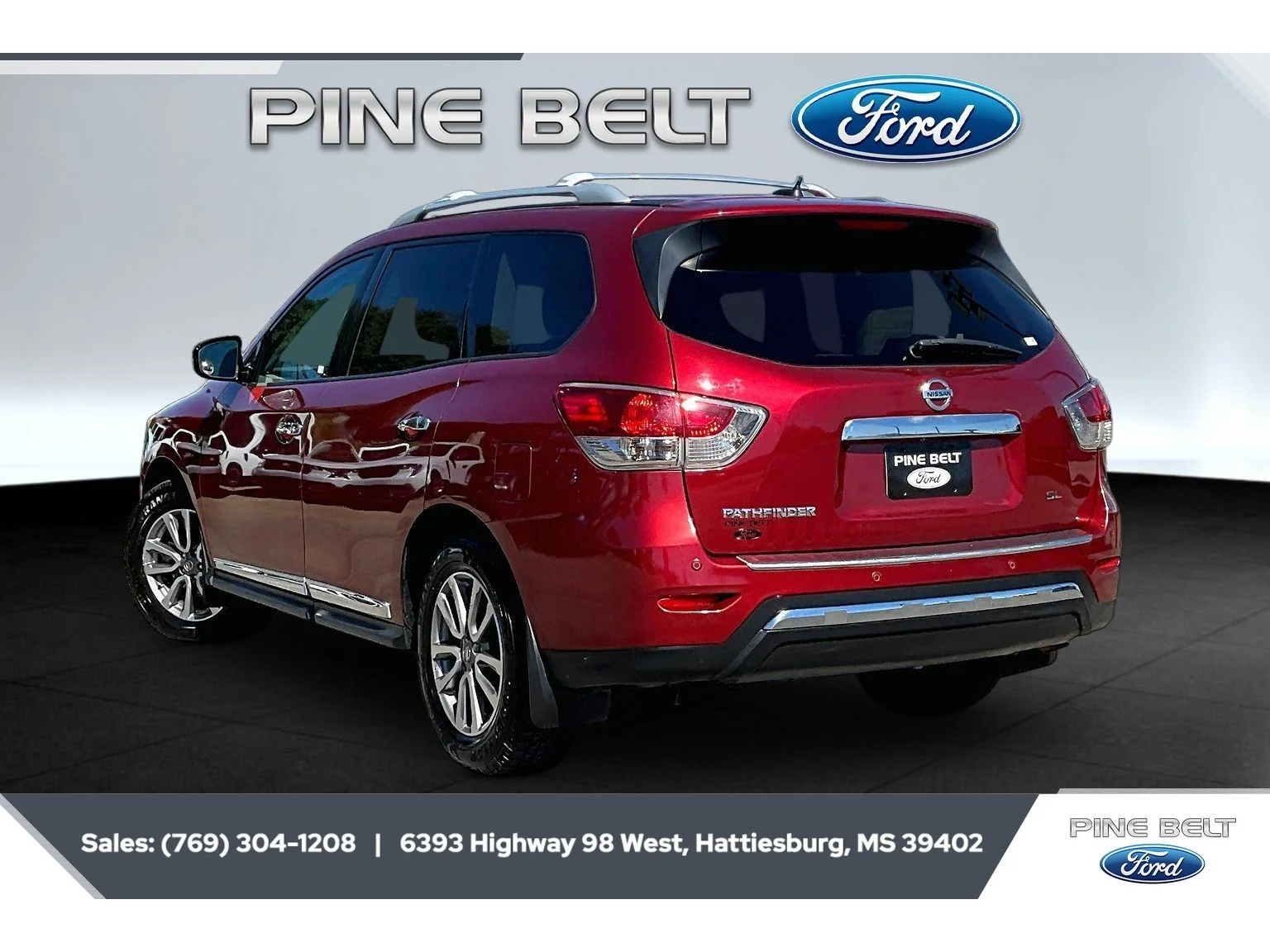 Used 2014 Cayenne Red Nissan SL image 2