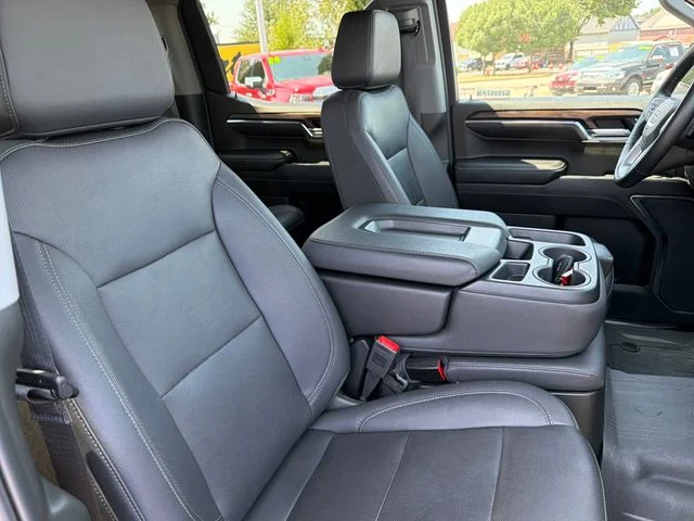 Used 2024 Silver GMC SLT image 25