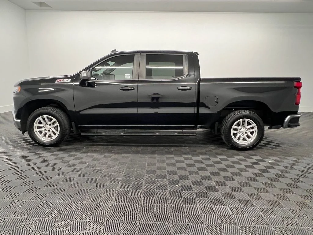 Used 2019 Black Chevrolet LT image 2