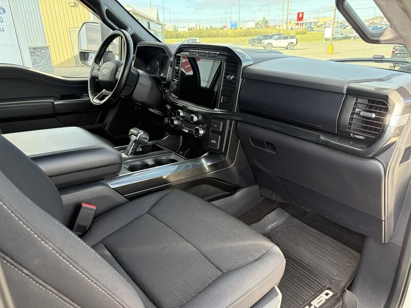 Used 2021 White Ford XL image 7