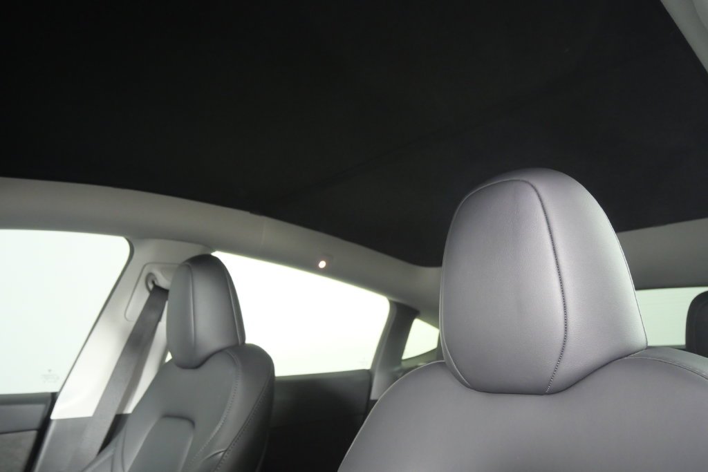 Used 2023  Tesla Performance image 13