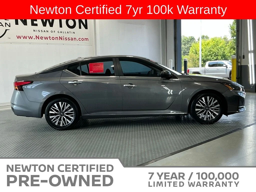 Certified Used 2025 Gun Metallic Nissan 2.5 SV image 4