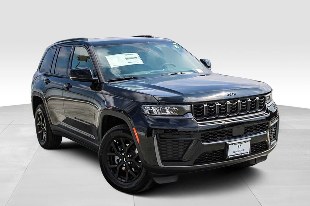 New 2026 Diamond Black Crystal Pearlcoat Jeep Altitude image 2