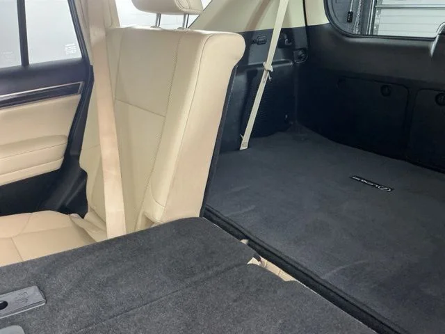 Used 2020  Lexus 460 image 30
