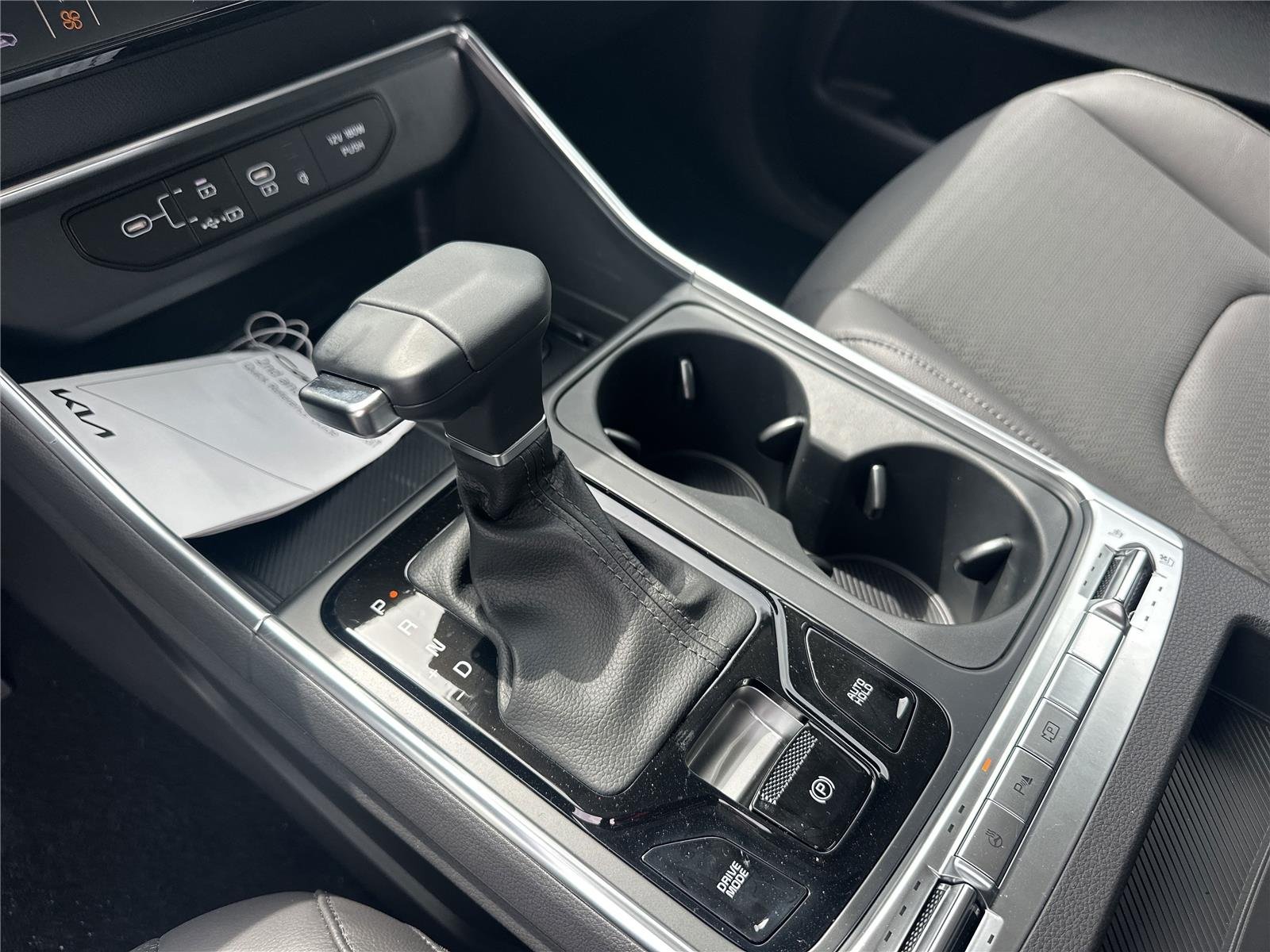 2025 Kia Carnival SX Prestige - Photo 14