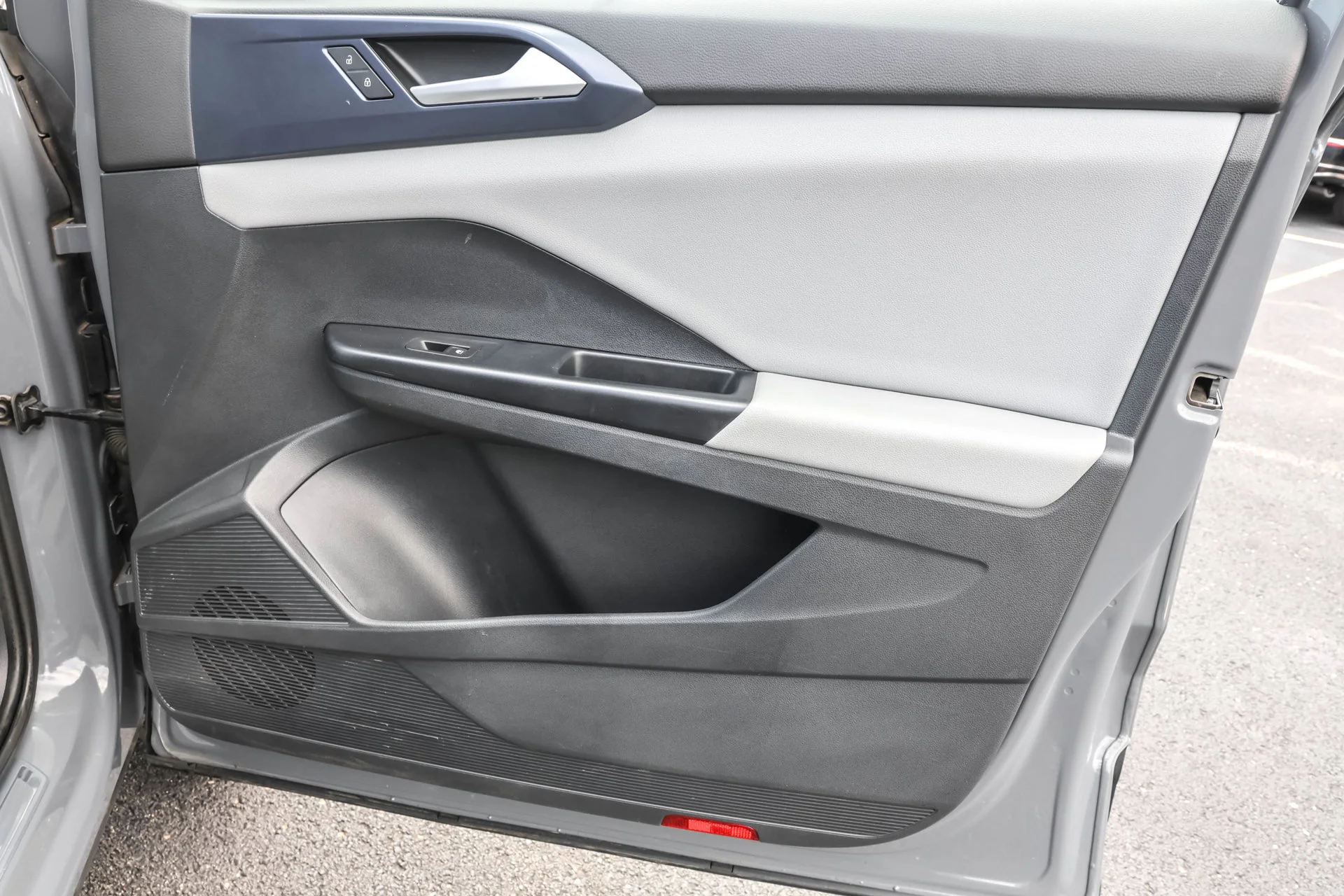 2023 Volkswagen Taos SE - Photo 48