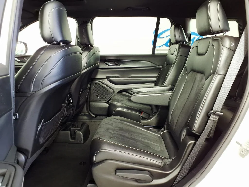 Used 2024 White Jeep Altitude X image 8