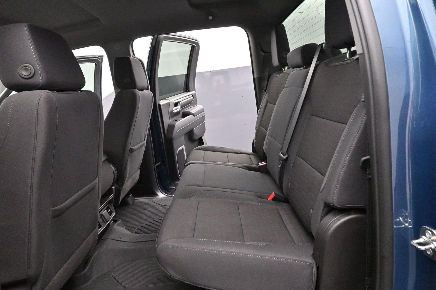 Used 2026 Lakeshore Blue Metallic Chevrolet LT image 28