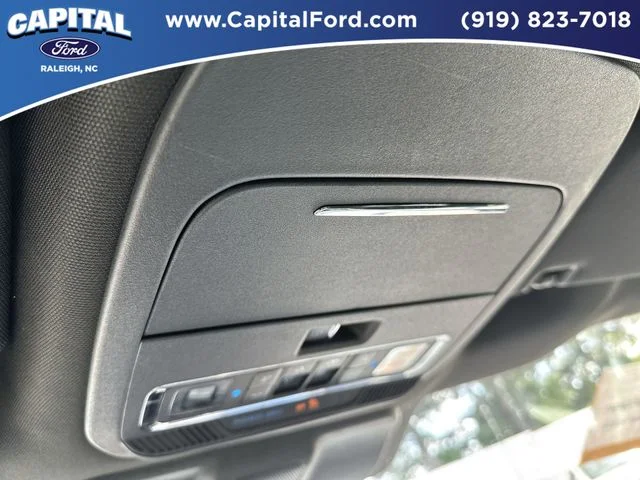 Used 2024 White Ford Lariat image 33