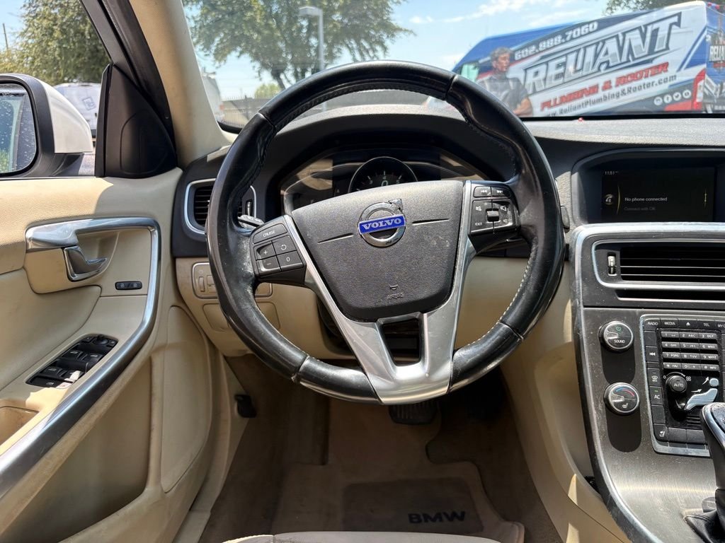 Used 2015  Volvo T5 Premier image 5