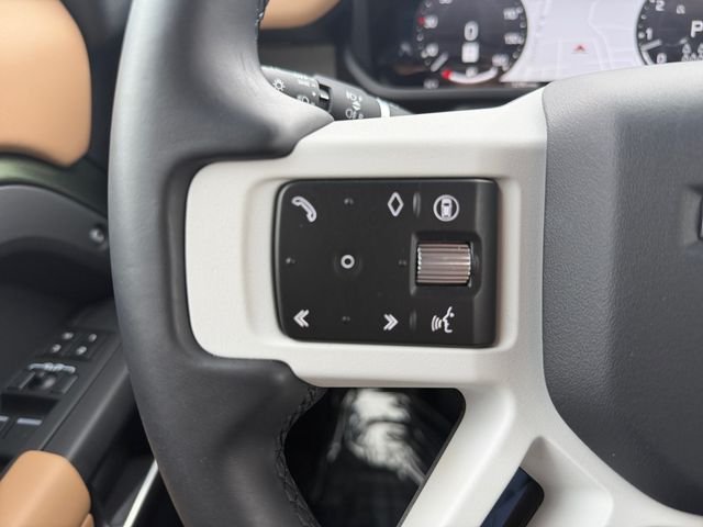 Certified Used 2026 Green Land Rover X-Dynamic SE image 22