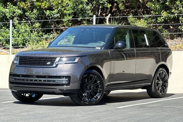 2026 Land Rover Range Rover 4.4 SE LWB 7's photo