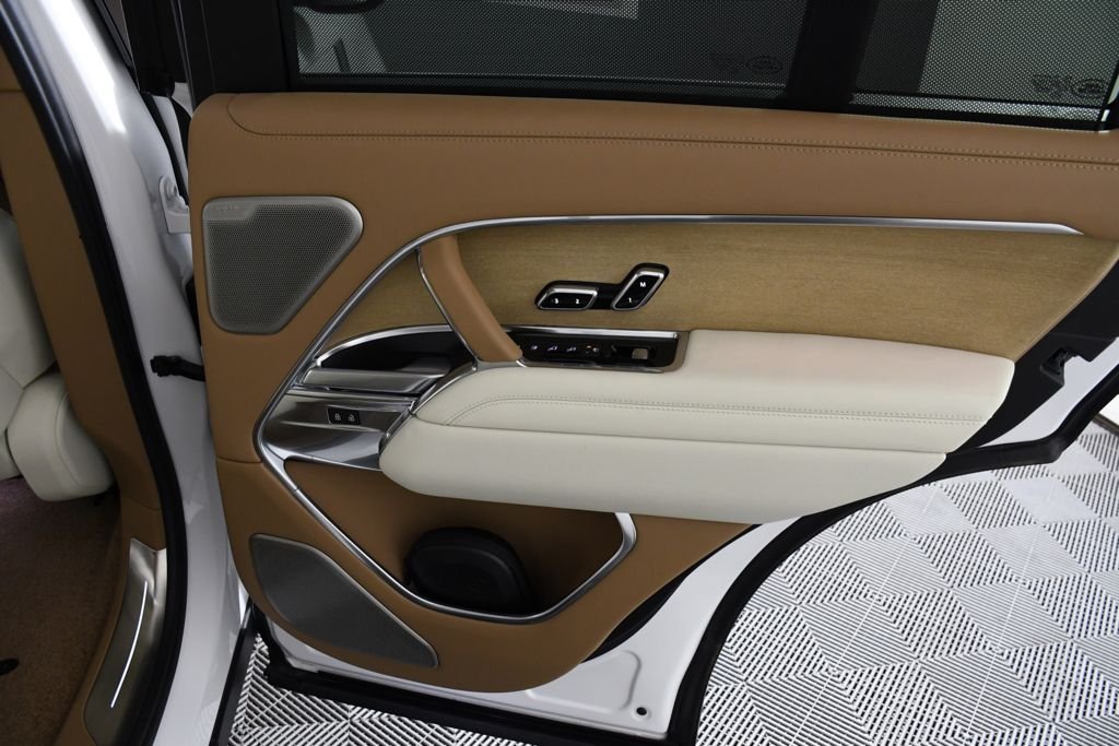 Used 2023 Icy White SV Bespoke Special Effect Gloss Land Rover SV image 20