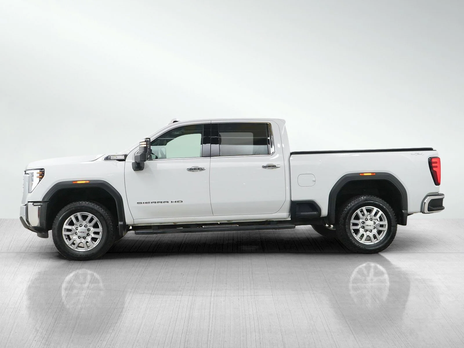 Used 2024 GMC Sierra 2500HD SLT with VIN 1GT19NE7XRF124946 for sale in Roseville, Minnesota