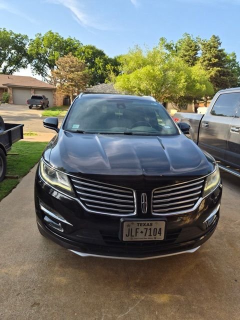 Used 2015 Black Lincoln Base image 2