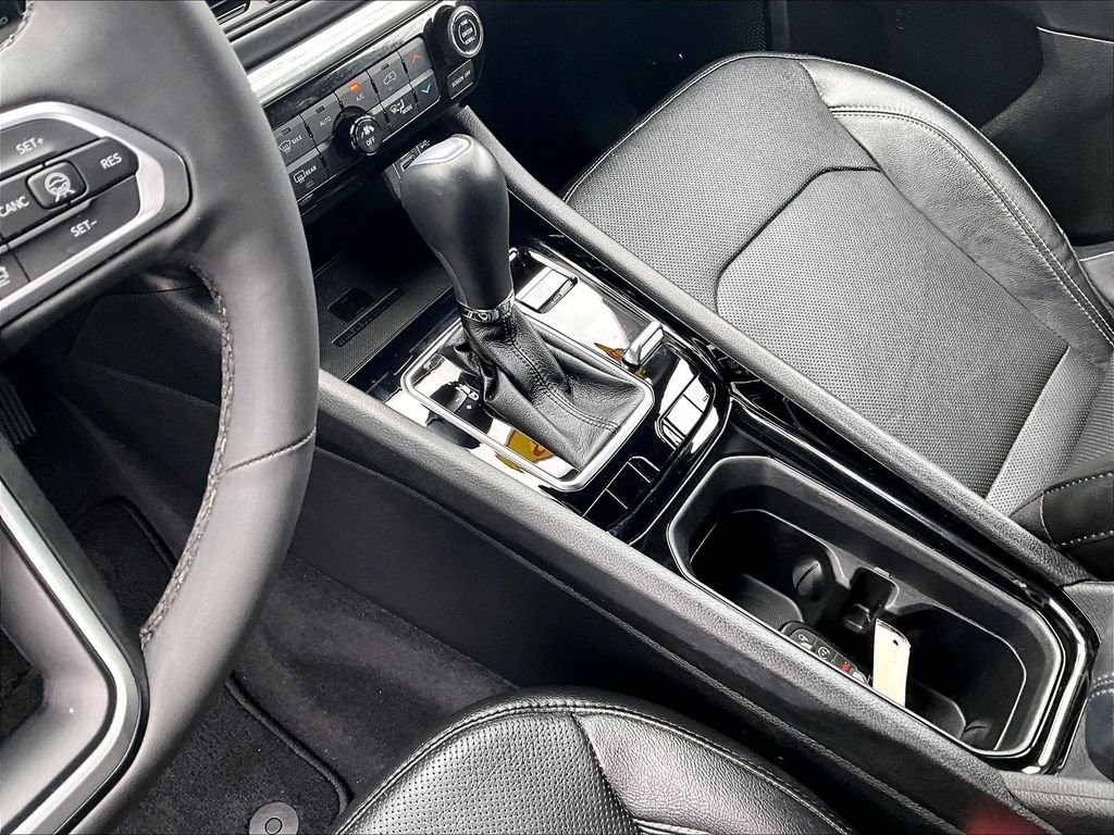 Used 2023 Silver Jeep Limited image 20