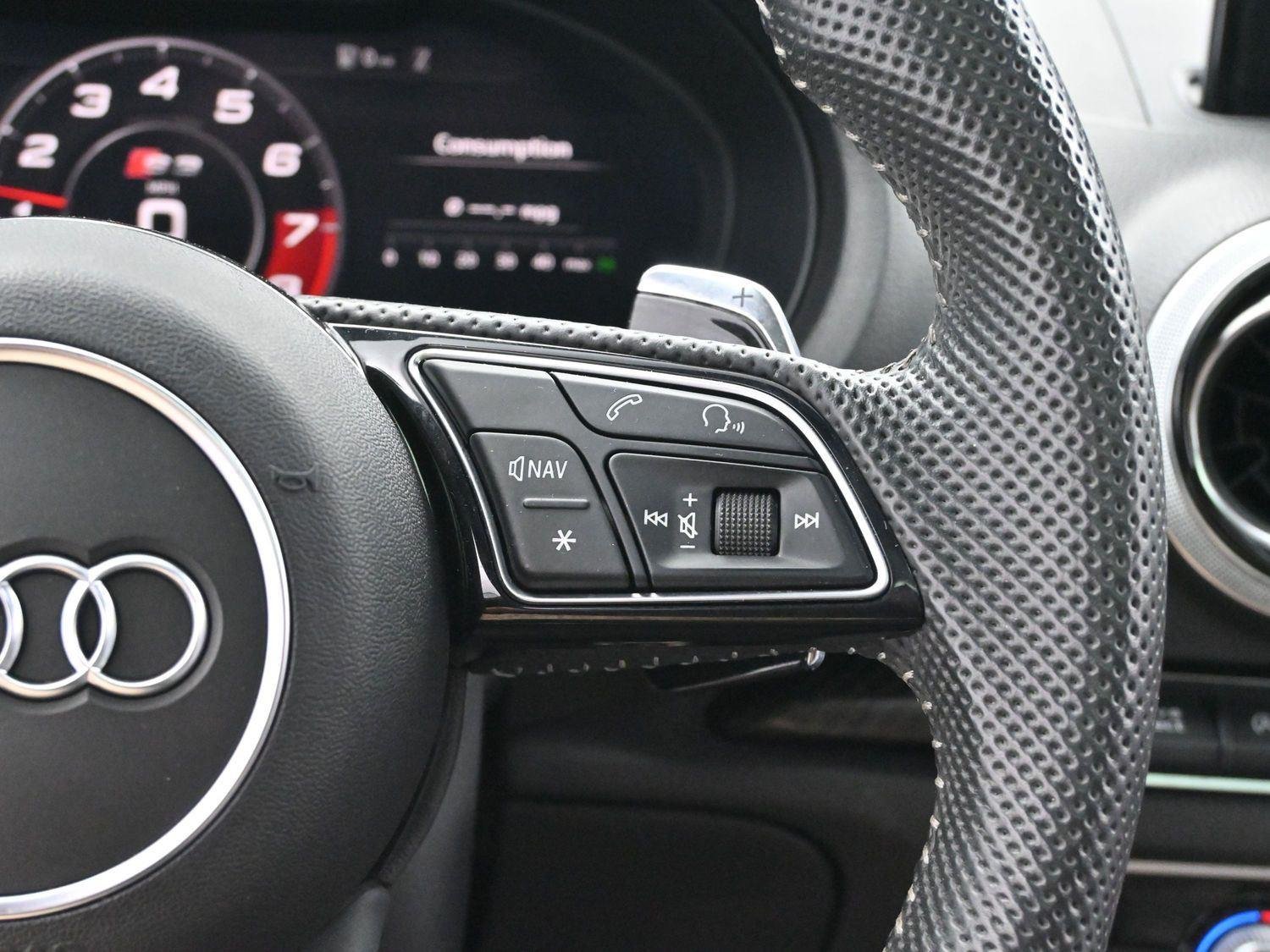 Used 2019 Navarra Blue Metallic Audi Premium Plus image 16