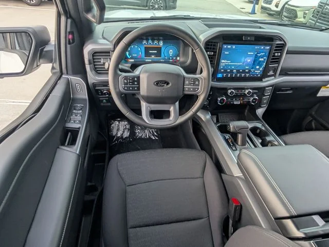 New 2026 Oxford White Ford XLT image 9