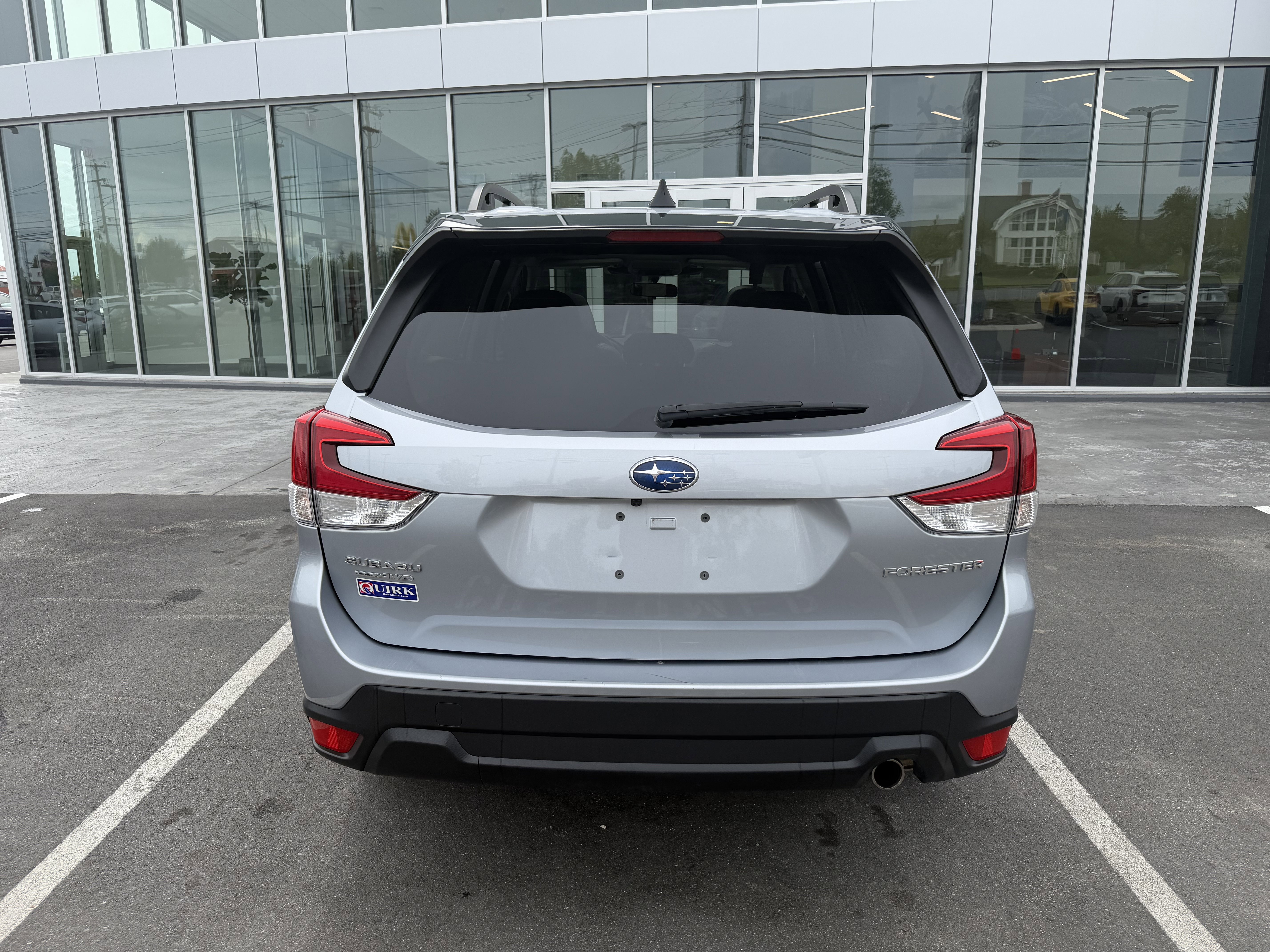 Used 2024 Ice Silver Metallic Subaru Limited image 4