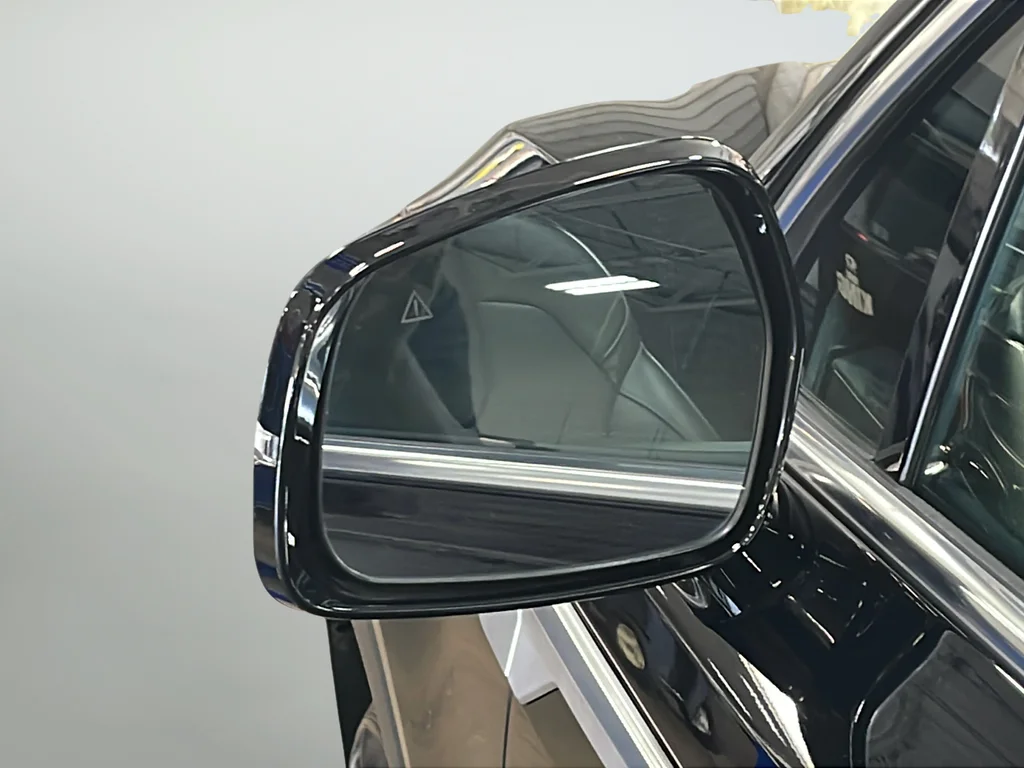 Used 2024 Black Kia S image 43