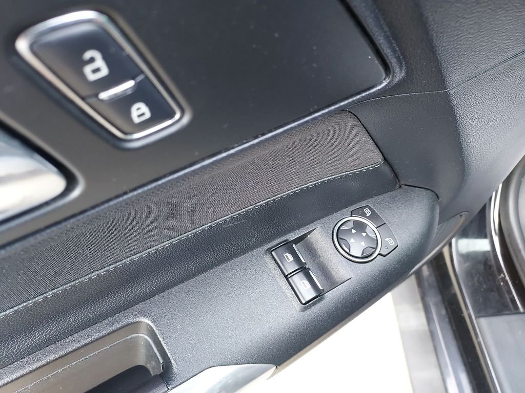 Used 2015 Black Ford V6 image 19