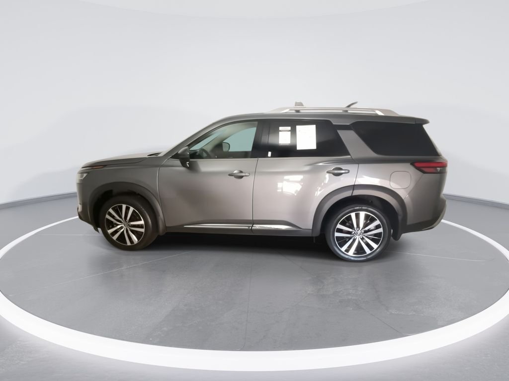 Used 2024 Gray Nissan Platinum image 5