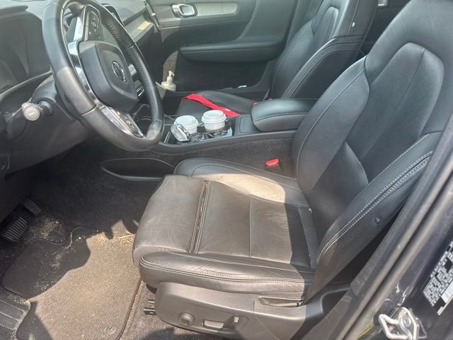 Used 2019 Blue Volvo T5 Inscription image 8