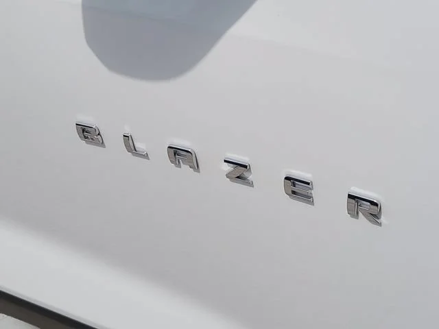 New 2026 Summit White Chevrolet 2LT image 33