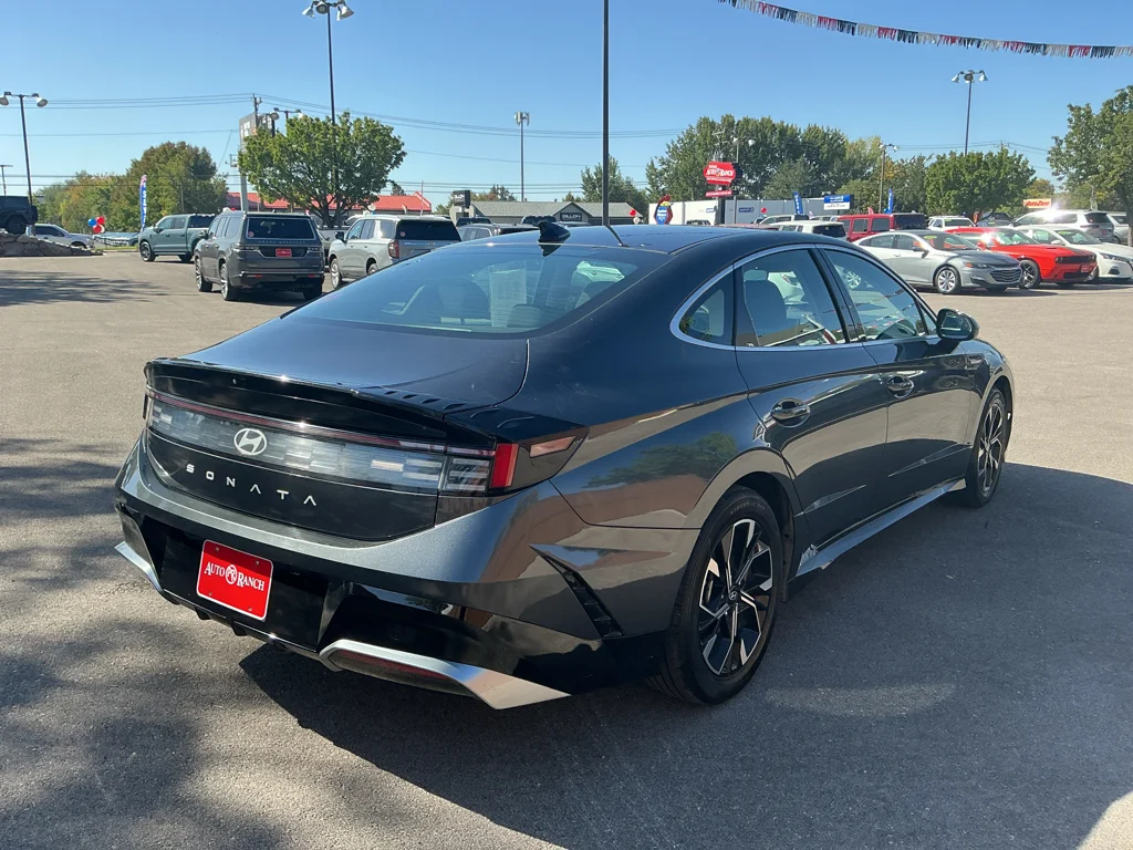 Used 2024 Portofino Gray Hyundai SEL image 5
