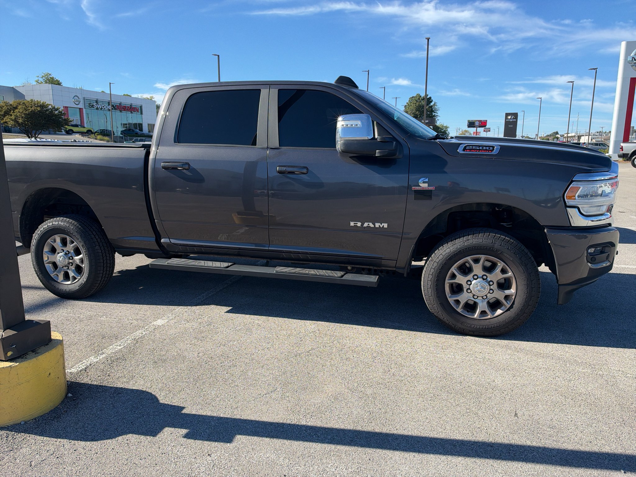 Used 2023 Granite Crystal Metallic Clearcoat Ram Laramie image 4
