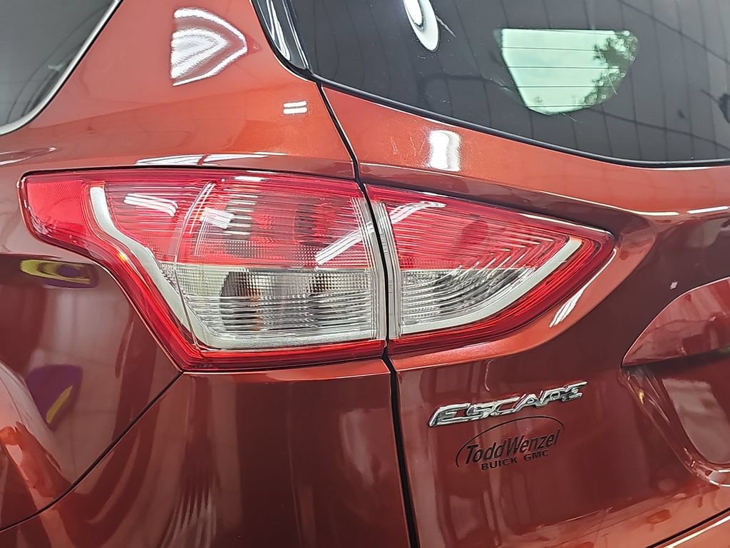 Used 2015 White Ford SE image 38