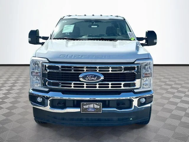 New 2026 Oxford White Ford XL image 2