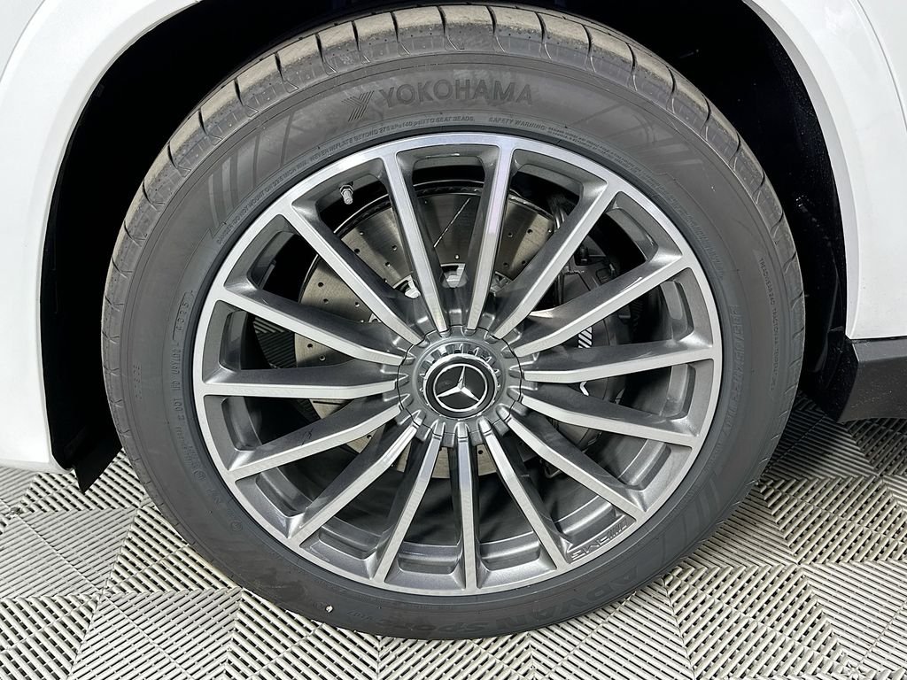New 2026 MANUFAKTUR Moonlight White Metallic Mercedes-Benz GLS 63 AMG® image 34