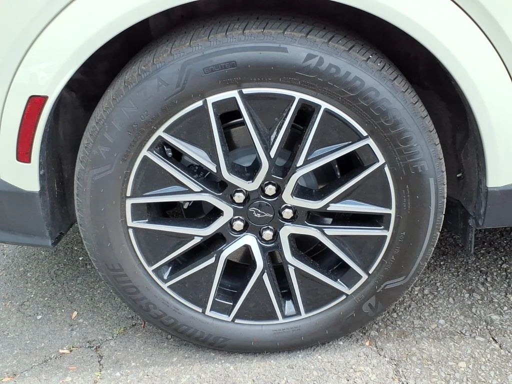 Used 2025 Beige Ford Premium image 7